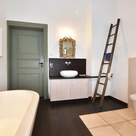 In Mit Terrasse Feriehus